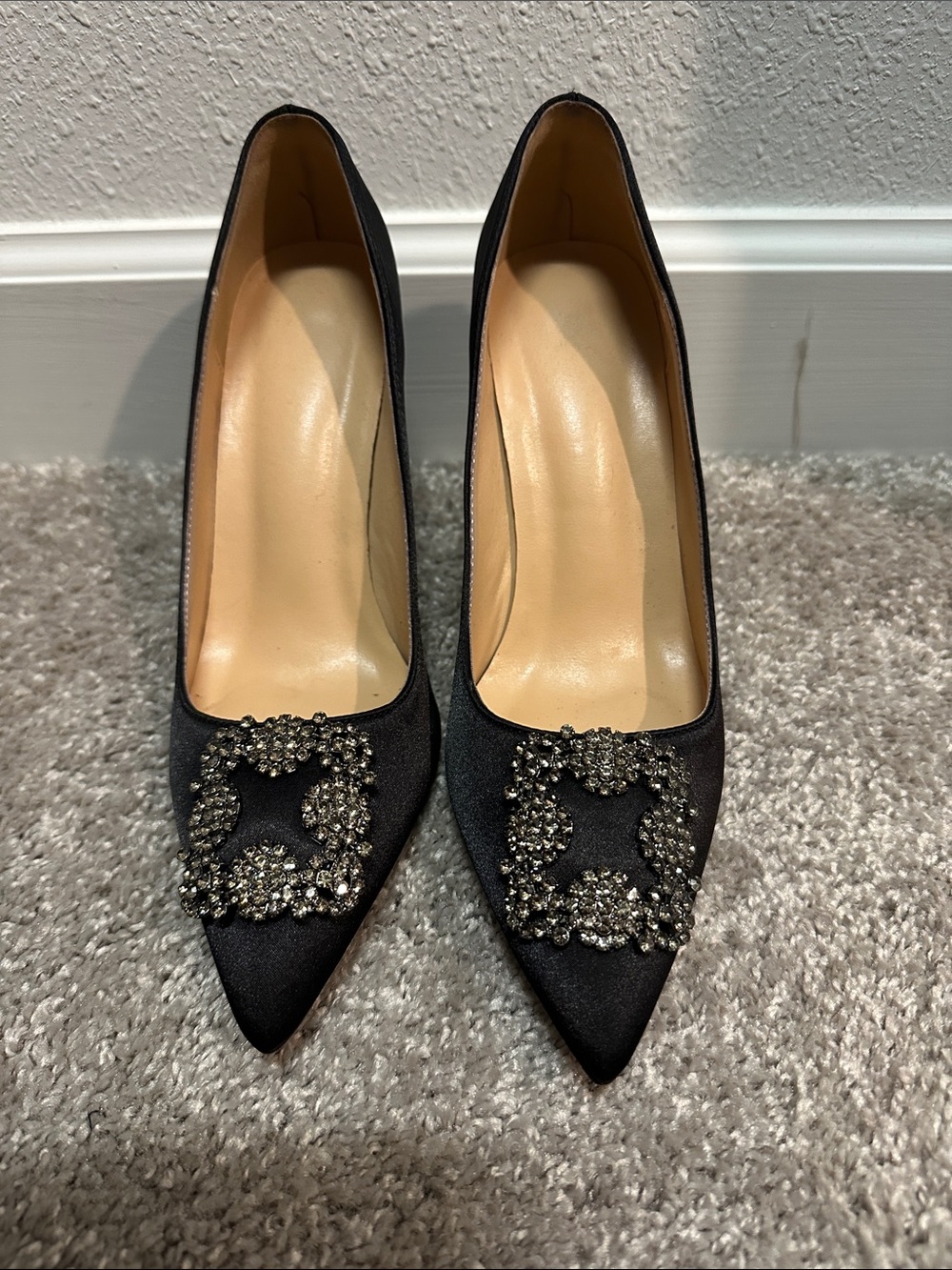Black Embellished Pointed-Toe Women's Pumps